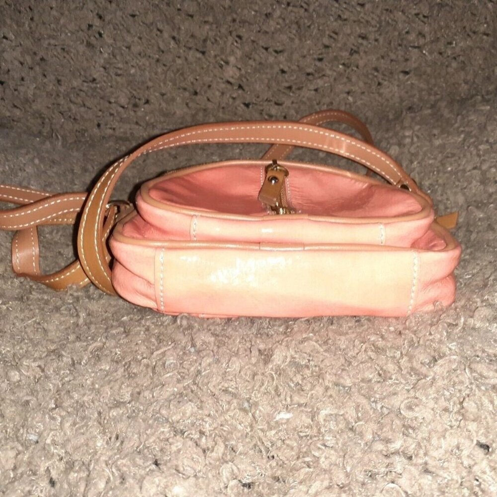 VALENTINA-Italy-Genuine Patent Leather Crossbody Handbag-Coral/Orange-Near Mint - Picture 8 of 8